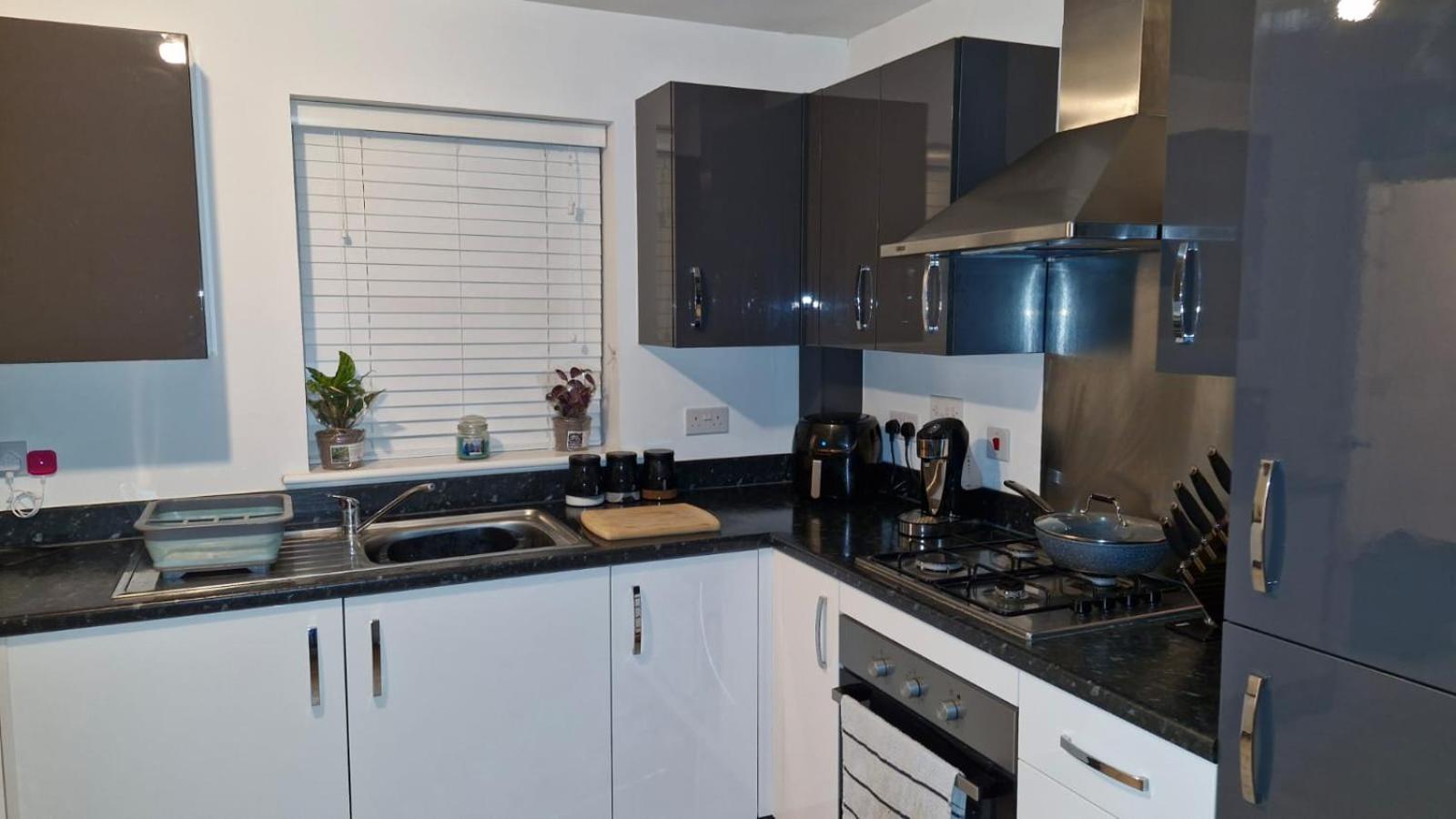 Modern Double Room With En-Suite, Parking & Fast Wifi - Close To Beach 샌드게이트 외부 사진